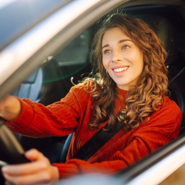 Jak zachowywać się podczas burzy na drodze? Bezpieczeństwo na pierwszym miejscu