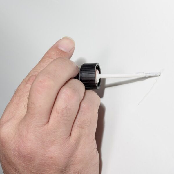 Zaprawki lakiernicze na rdzę: jak usunąć drobne uszkodzenia