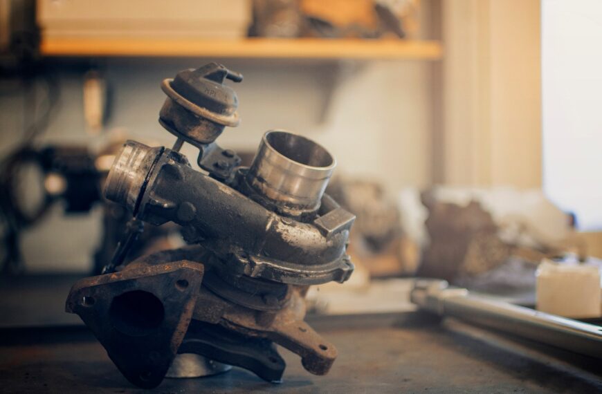 Jak zdiagnozować problemy z turbosprężarką? Objawy i rozwiązania