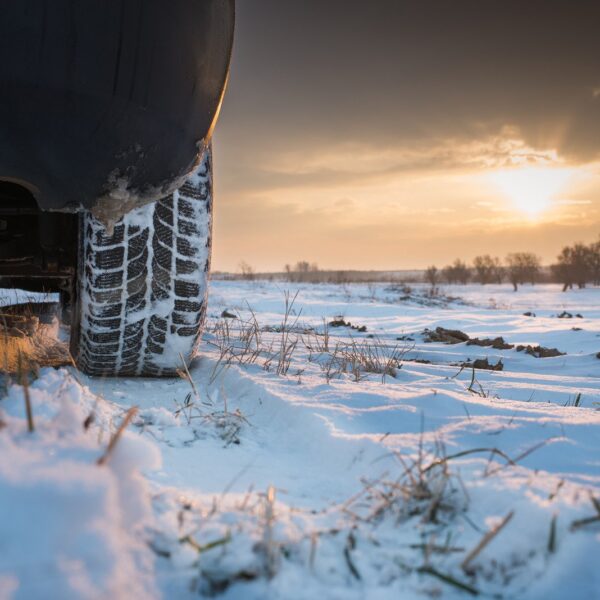 Jakie opony wybrać na zimę? Przegląd i porady