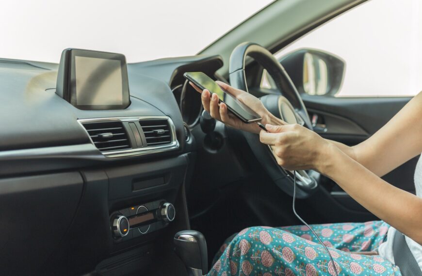 Najlepsze aplikacje mobilne dla kierowców: nawigacja, diagnostyka i więcej