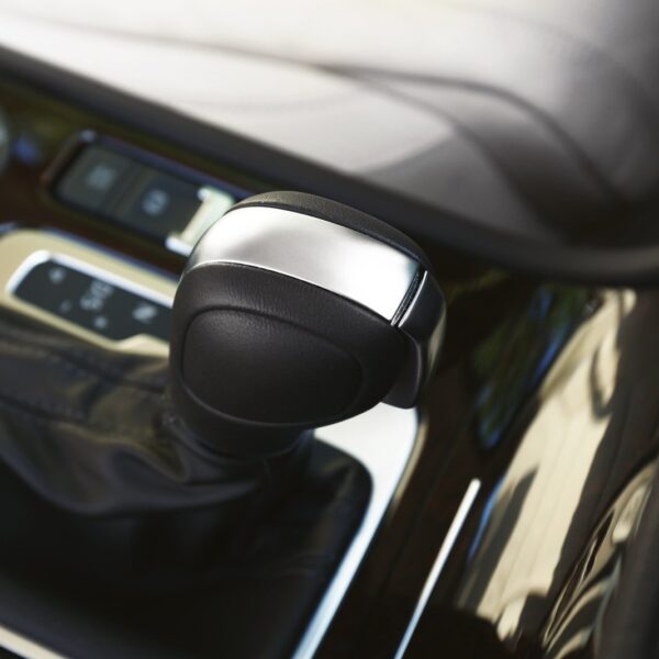 Jak działa automatyczna skrzynia biegów? Typy, zalety i wady