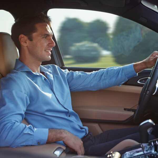 Szwedzka Elegancja na Polskich Drogach: Odkryj Volvo S90 w Lubinie