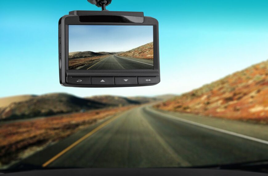 Jakie gadżety samochodowe warto mieć w 2023 roku? Praktyczne nowinki techniczne