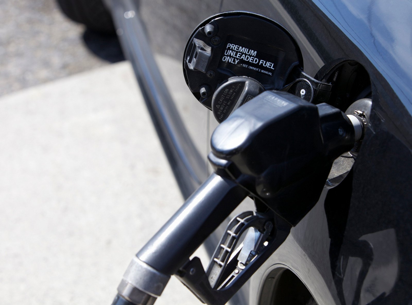 Czy warto stosować paliwa premium? Analiza korzyści i różnic