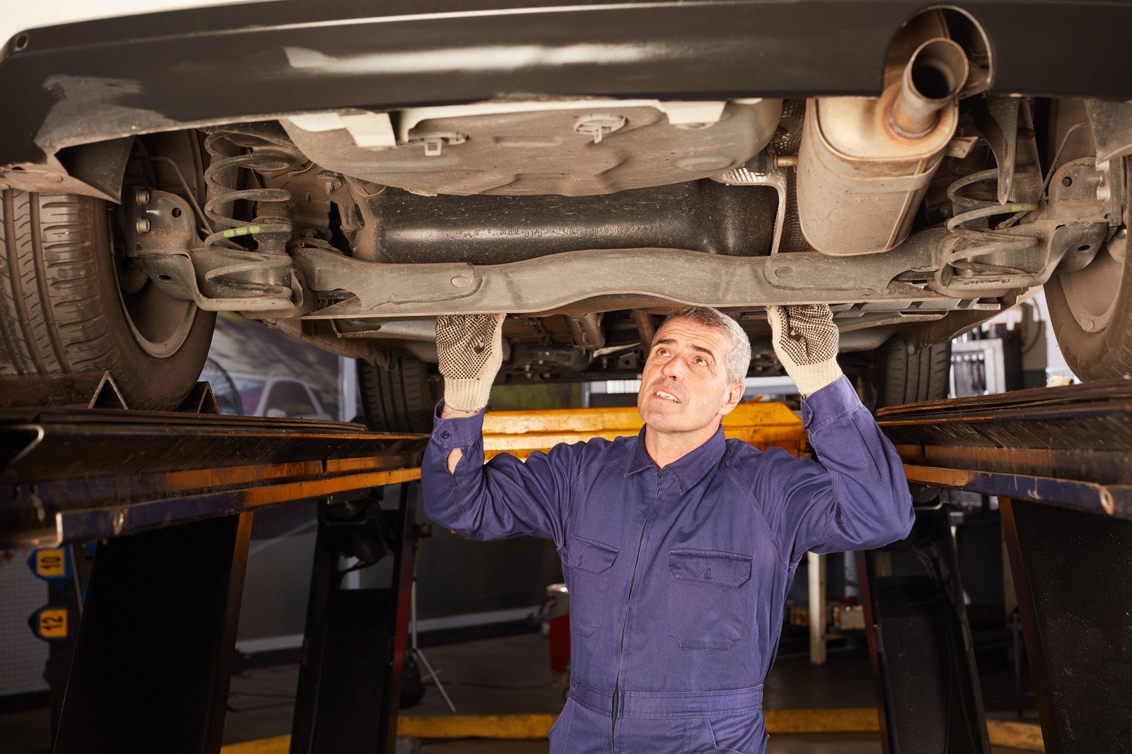 Jak skutecznie zabezpieczyć samochód przed rdzą w warunkach zimowych?